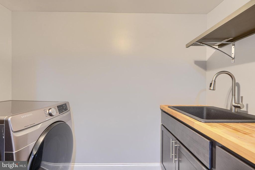 Image 30 of property listing at 3540 ROLAND AVE, Baltimore, MD 21211