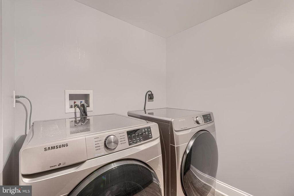 Image 31 of property listing at 3540 ROLAND AVE, Baltimore, MD 21211