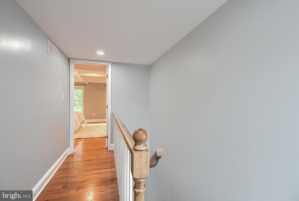 Image 32 of property listing at 3540 ROLAND AVE, Baltimore, MD 21211