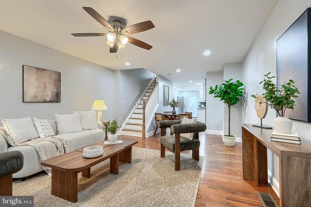 Image 5 of property listing at 3540 ROLAND AVE, Baltimore, MD 21211