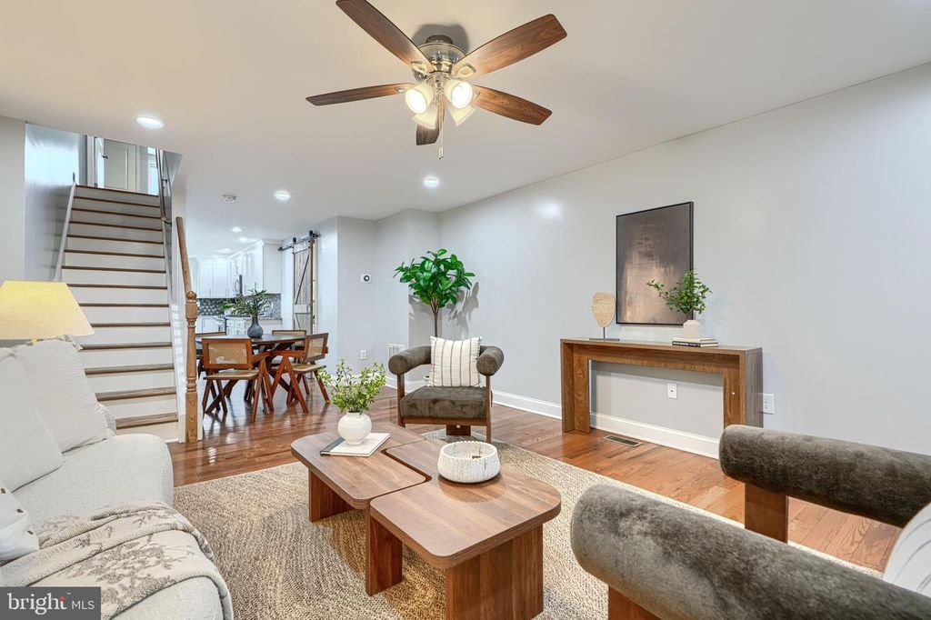Image 6 of property listing at 3540 ROLAND AVE, Baltimore, MD 21211