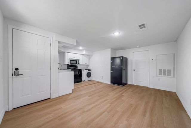411 Avenue A 12, La Marque, TX 77568