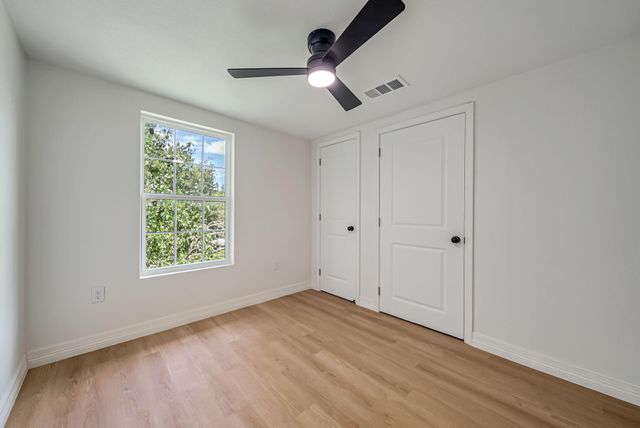 411 Avenue A 12, La Marque, TX 77568