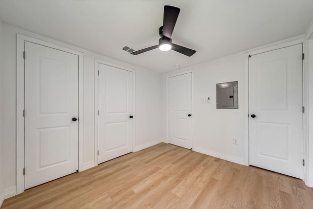 411 Avenue A 12, La Marque, TX 77568