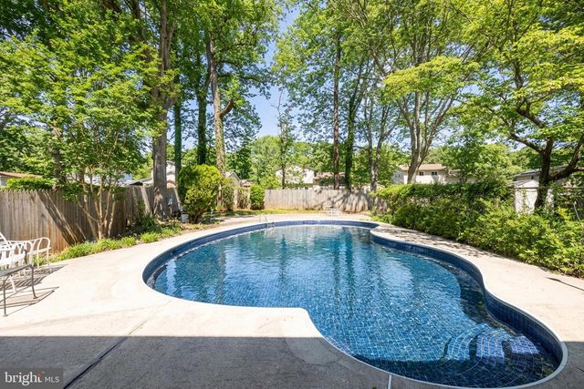 13515 SLOAN ST, Rockville, MD 20853