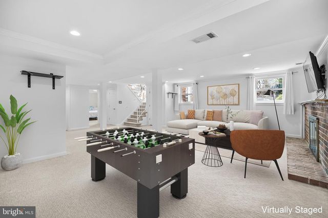 13515 SLOAN ST, Rockville, MD 20853