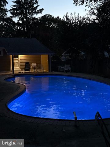 13515 SLOAN ST, Rockville, MD 20853