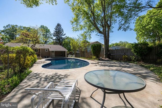 13515 SLOAN ST, Rockville, MD 20853