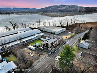 31-33 S S Washington Street, Athens, NY 12015