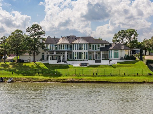 656 Timbercrest Circle, Highland Village, TX 75077