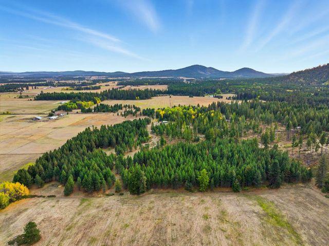 4710 B Price Rd, Clayton, WA 99110