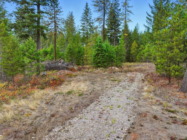 4710 B Price Rd, Clayton, WA 99110