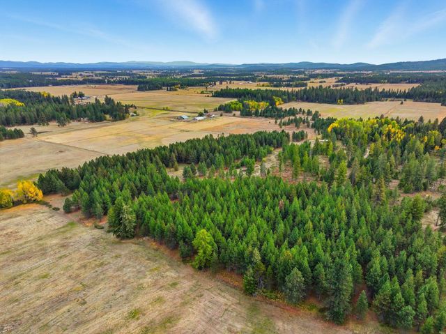 4710 B Price Rd, Clayton, WA 99110