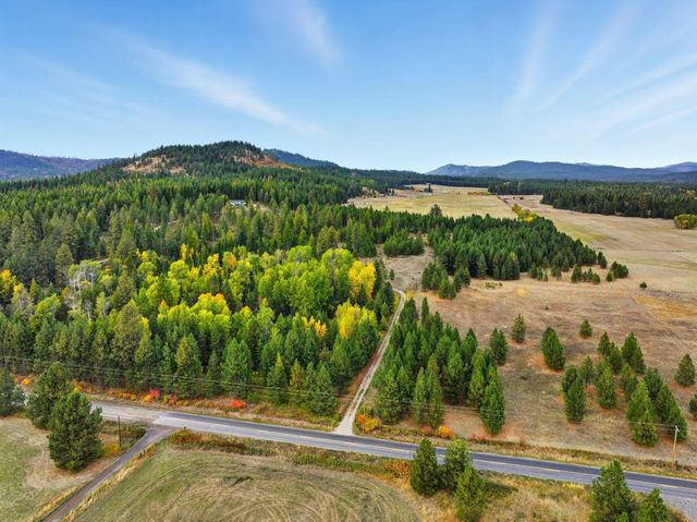 4710 B Price Rd, Clayton, WA 99110
