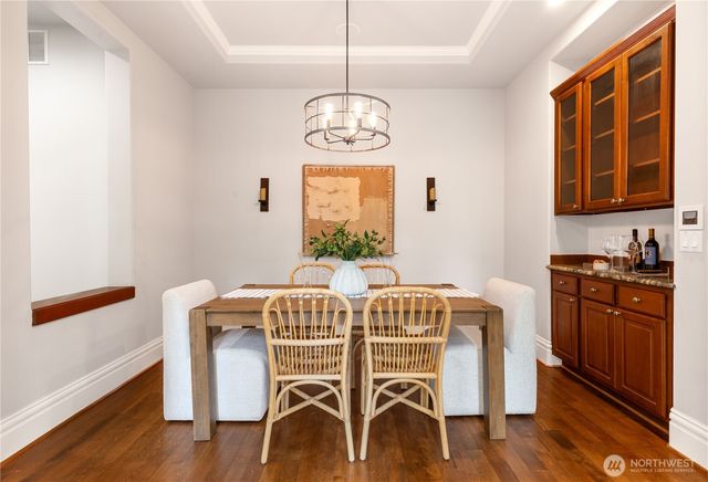 1408 29th Court NE, Issaquah, WA 98029