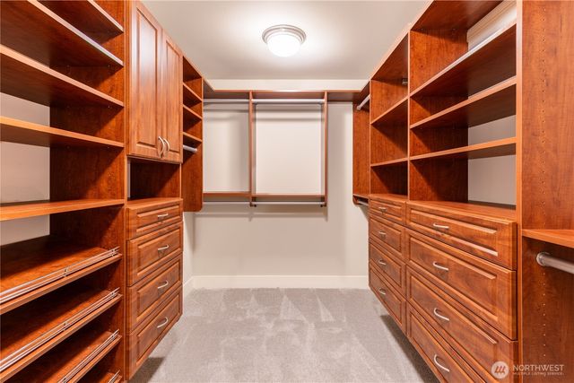1408 29th Court NE, Issaquah, WA 98029