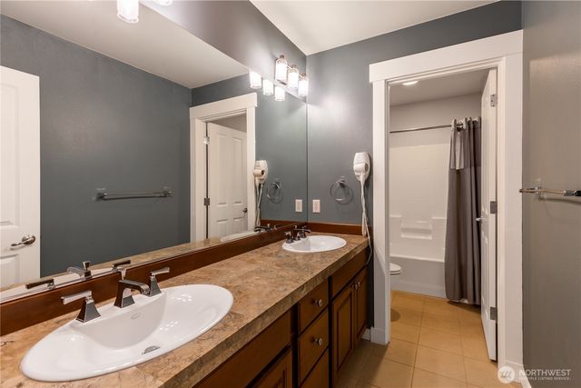 1408 29th Court NE, Issaquah, WA 98029