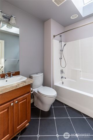 1408 29th Court NE, Issaquah, WA 98029