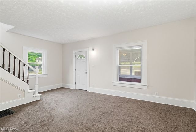 1201 East Avenue, Akron, OH 44307