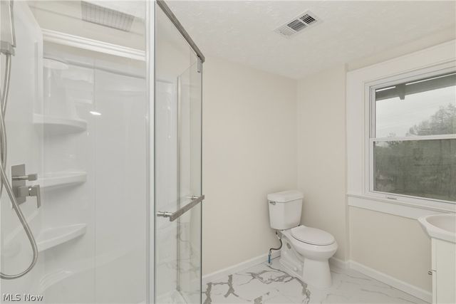 1201 East Avenue, Akron, OH 44307