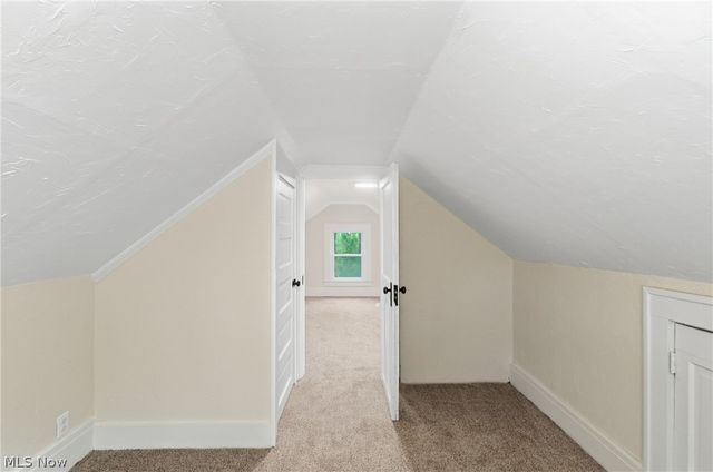 1201 East Avenue, Akron, OH 44307