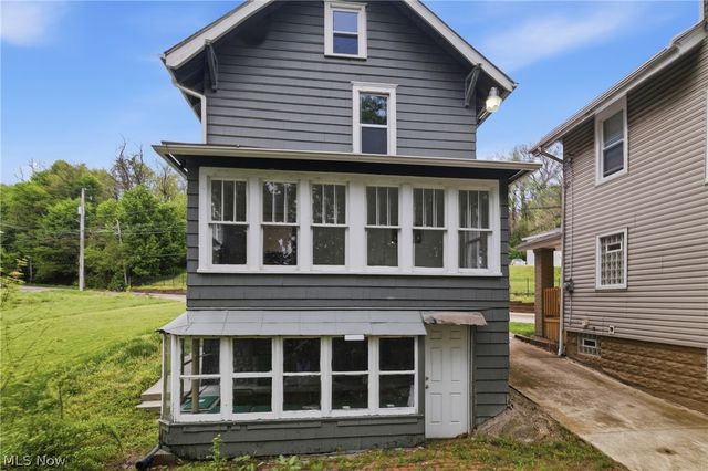 1201 East Avenue, Akron, OH 44307