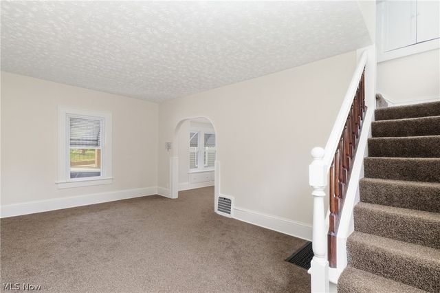 1201 East Avenue, Akron, OH 44307