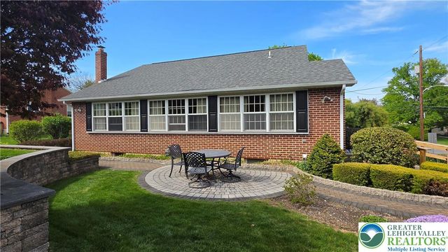 142 East North Street, Nazareth Boro, PA 18064