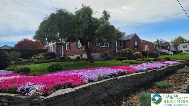 142 East North Street, Nazareth Boro, PA 18064