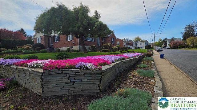 142 East North Street, Nazareth Boro, PA 18064