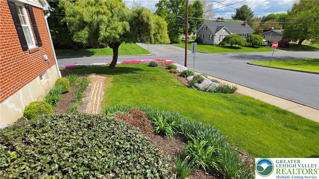 142 East North Street, Nazareth Boro, PA 18064