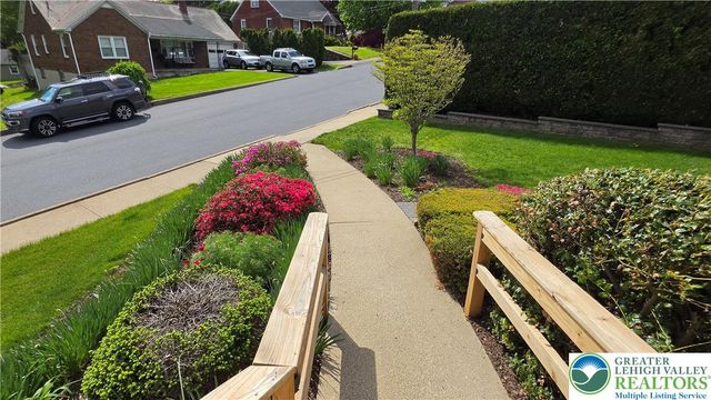 142 East North Street, Nazareth Boro, PA 18064