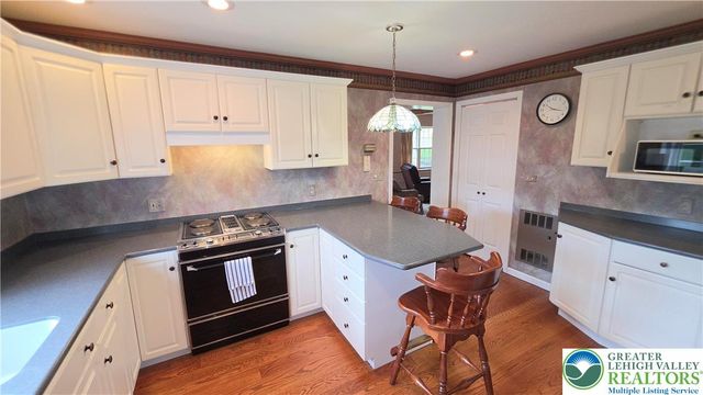 142 East North Street, Nazareth Boro, PA 18064