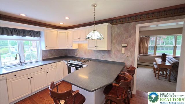 142 East North Street, Nazareth Boro, PA 18064