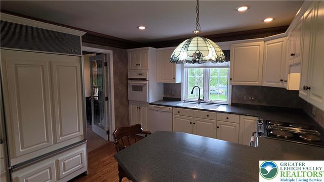 142 East North Street, Nazareth Boro, PA 18064