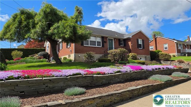 142 East North Street, Nazareth Boro, PA 18064