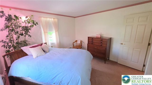 142 East North Street, Nazareth Boro, PA 18064