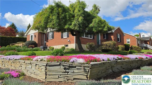 142 East North Street, Nazareth Boro, PA 18064