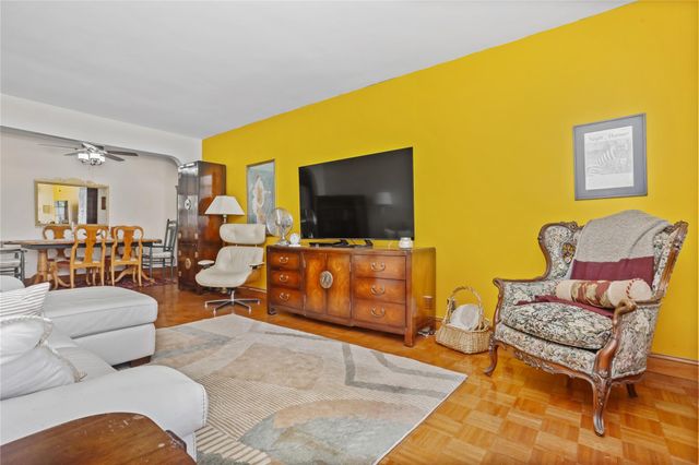 920 Pelhamdale Avenue C1G, Pelham, NY 10803