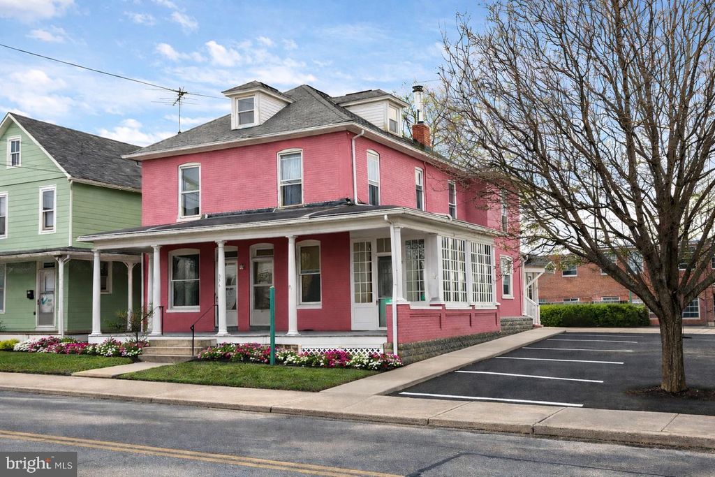 358 E YORK ST, Gettysburg, PA 17325