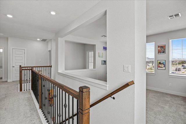 476 Wild Pecan LOOP, Buda, TX 78610