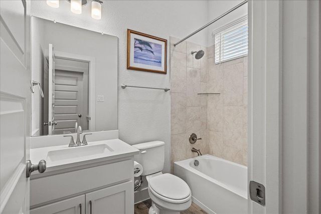 476 Wild Pecan LOOP, Buda, TX 78610