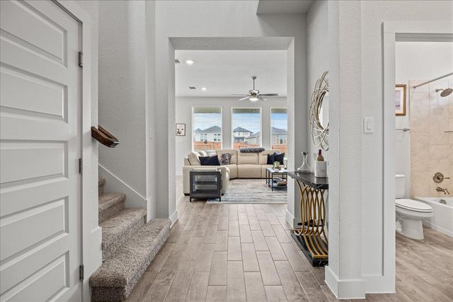 476 Wild Pecan LOOP, Buda, TX 78610