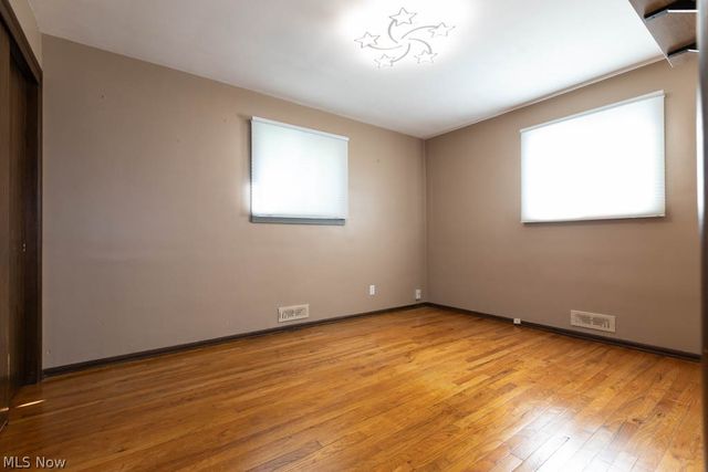 5180 Thornbury Road, Lyndhurst, OH 44124