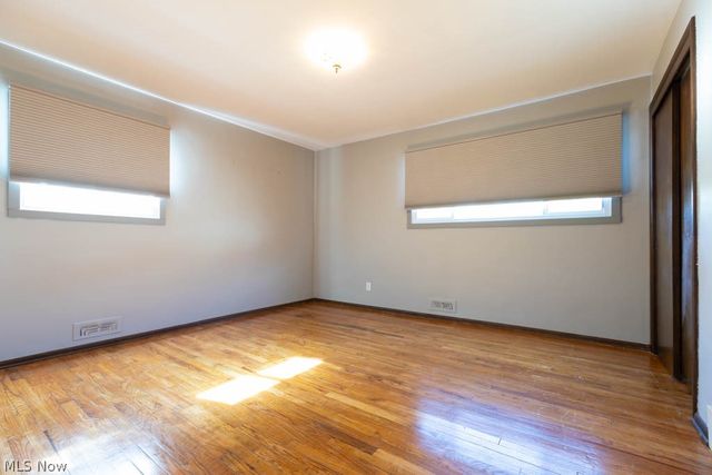 5180 Thornbury Road, Lyndhurst, OH 44124