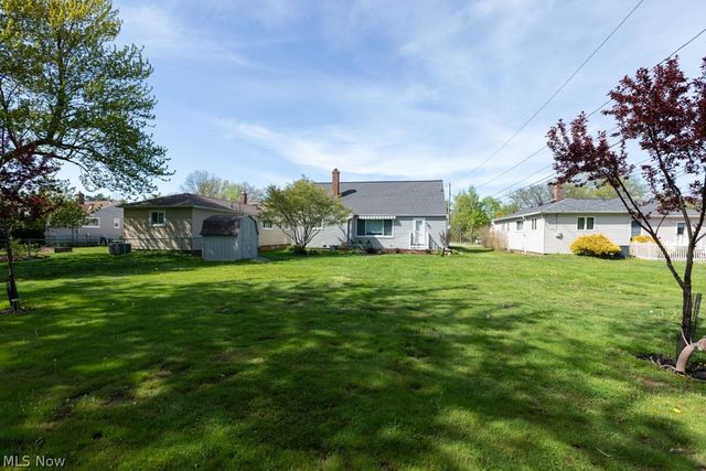 5180 Thornbury Road, Lyndhurst, OH 44124