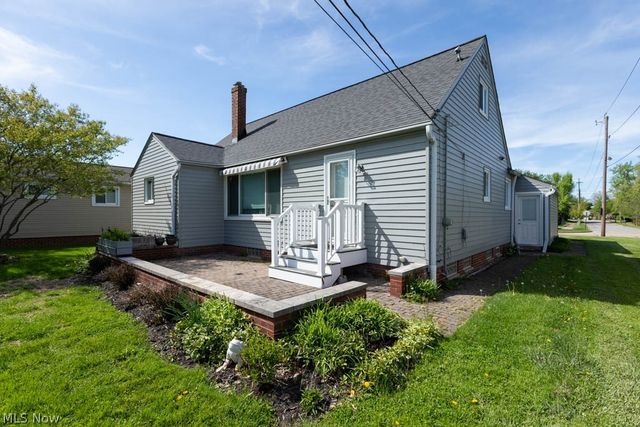 5180 Thornbury Road, Lyndhurst, OH 44124