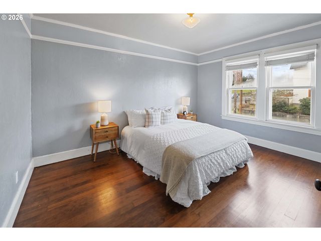 590 17TH St, Astoria, OR 97103