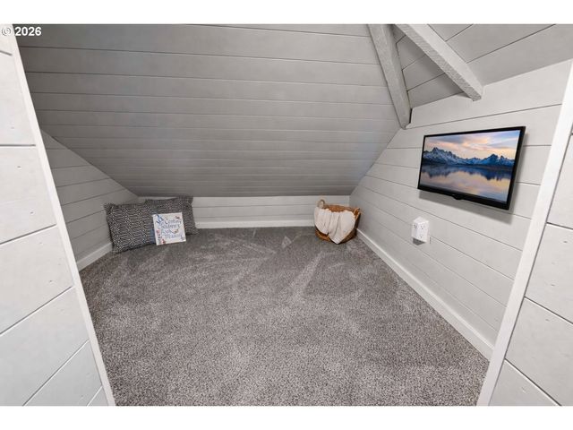 590 17TH St, Astoria, OR 97103