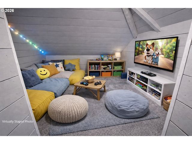 590 17TH St, Astoria, OR 97103